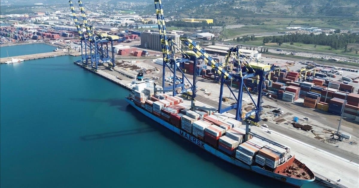 Limanlarda şubatta rekor yük elleçlendi