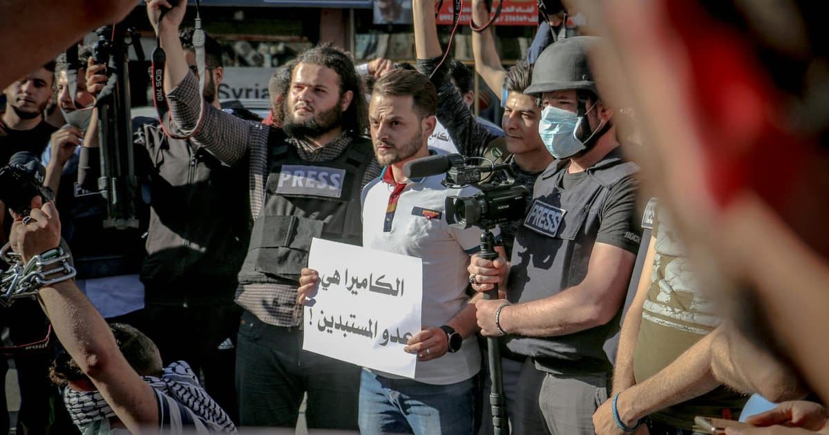 Gazeteci Enver Aysever tahliye edildi