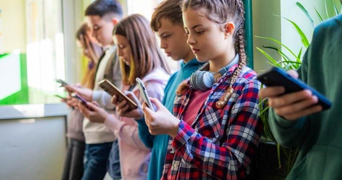 Sanal Medyaya 15 Yaş Sınırı Meclis'ten Geçti