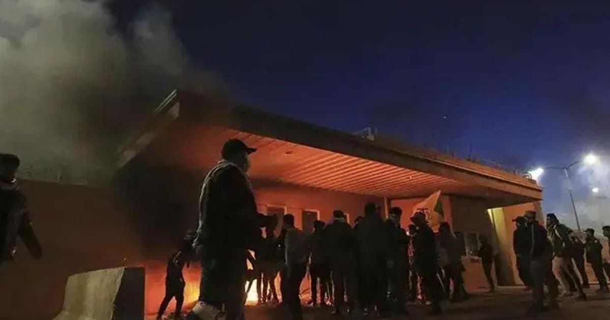 İran'da Patlamamış Mühimmat İnfilak Etti: 14 Asker Öldü