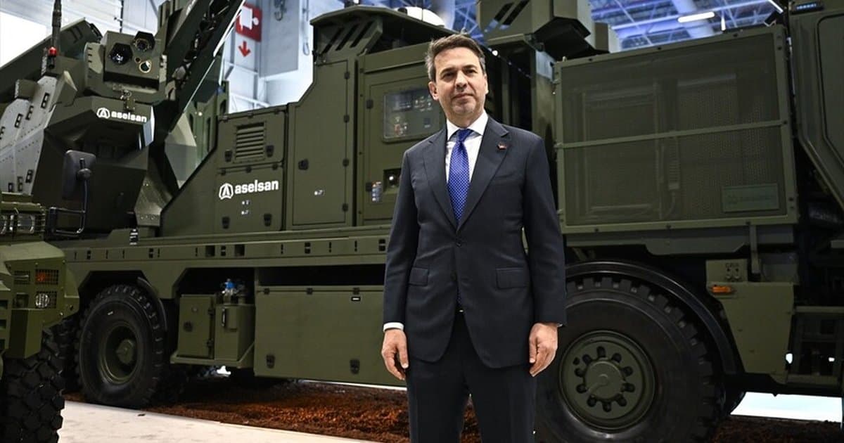 Enerji Bakanı Bayraktar, SAHA 2026 Fuarı'nı Ziyaret Etti