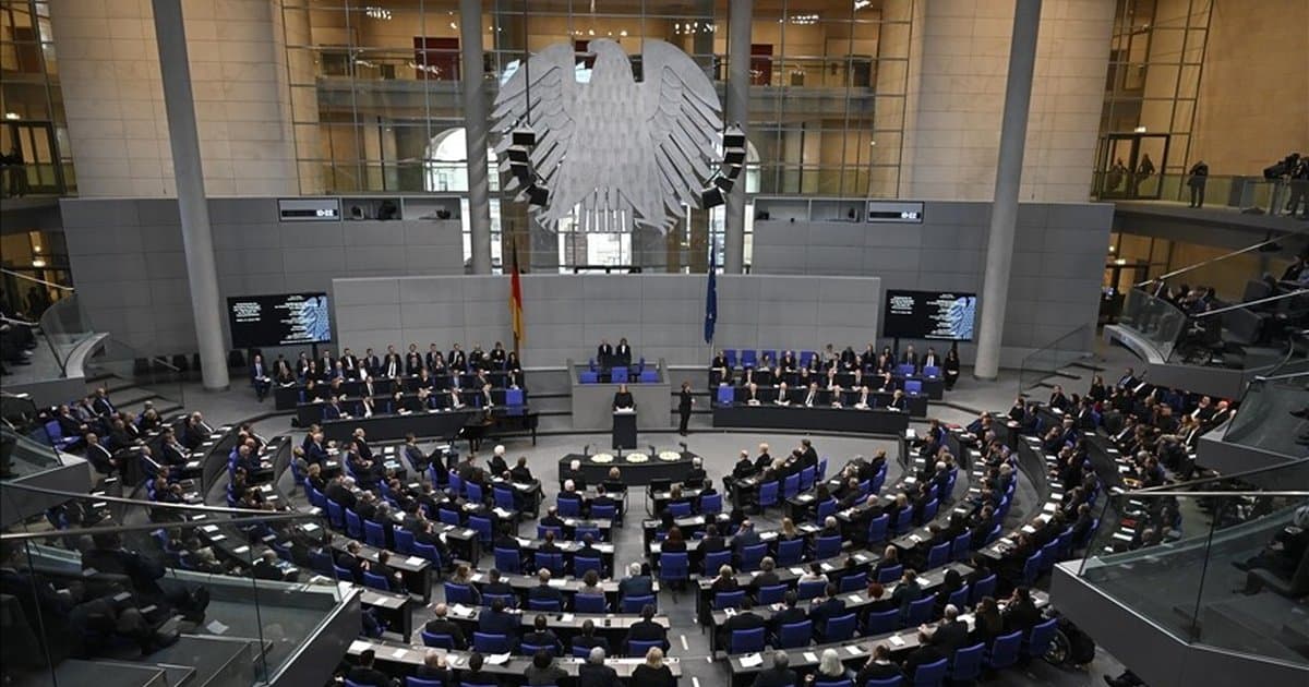 Almanların çoğunluğu hükümetin dağılacağını düşünüyor