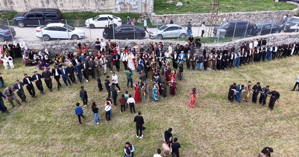 Şırnak'ta aşiretler halay yasağını deldi
