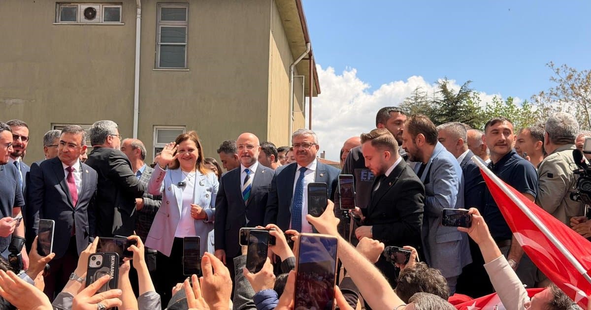 Burcu Köksal AK Parti'ye katıldı: Afyonkarahisar için hizmete devam