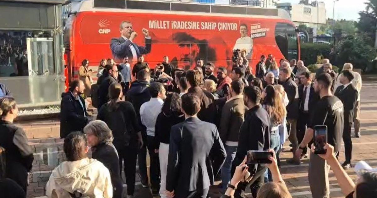 CHP Genel Merkezi'nde arbede yaşandı