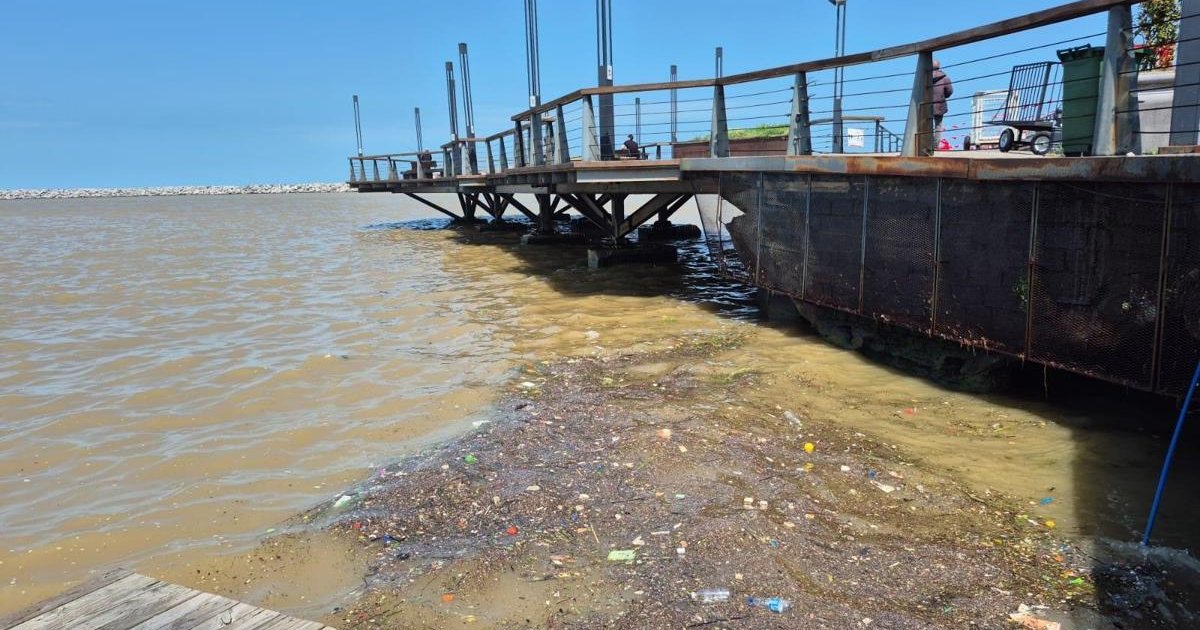 Zonguldak'ta şiddetli yağış sonrası deniz rengi değişti