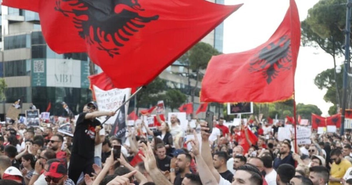 Arnavutluk'taki turizm projesine tepki ve alternatif rota iddiası