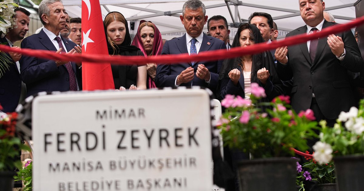Ferdi Zeyrek için vefatının birinci yılında anma
