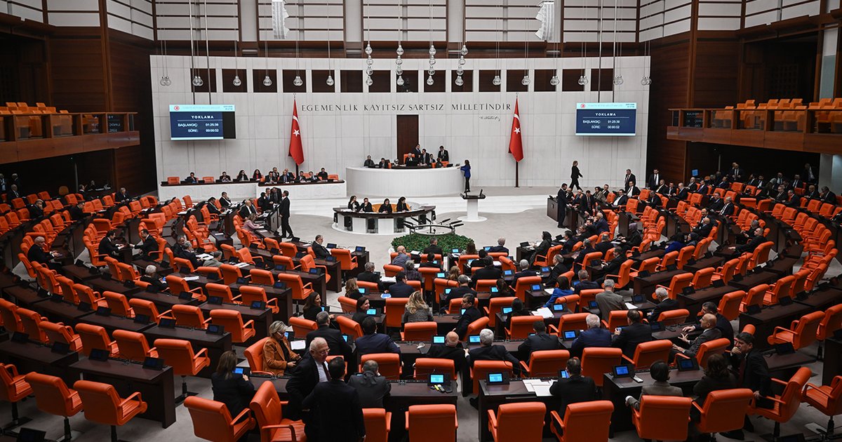TBMM'nin çalışma süresi uzatıldı