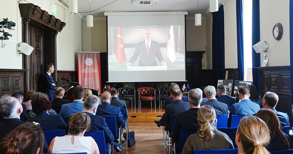 Hollanda'da NATO'nun Geleceği Paneli Düzenlendi