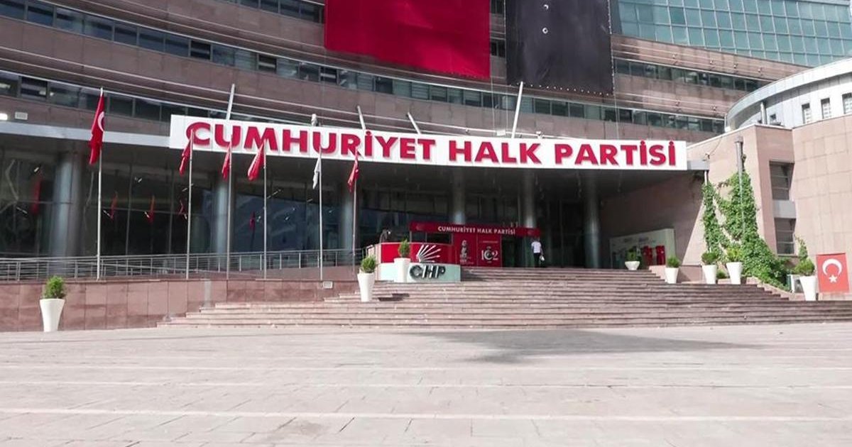 CHP'de kurultay tartışması: Özgür Özel cephesi harekete geçti