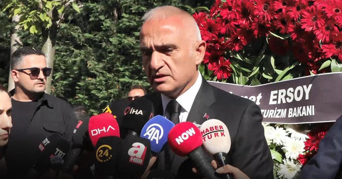Bakan Ersoy: Kadir İnanır çok önemli bir ustaydı
