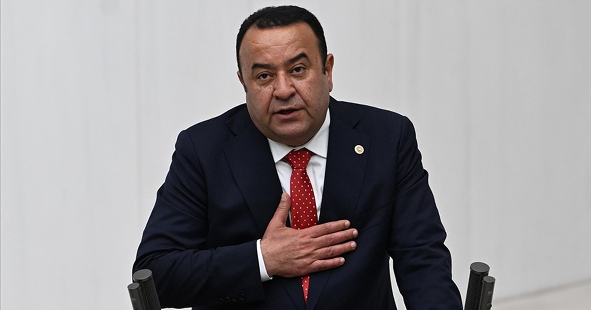 Adnan Beker CHP'den istifa etti