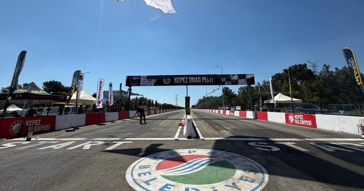 Antalya'da Türkiye Oto Drag Şampiyonası başladı
