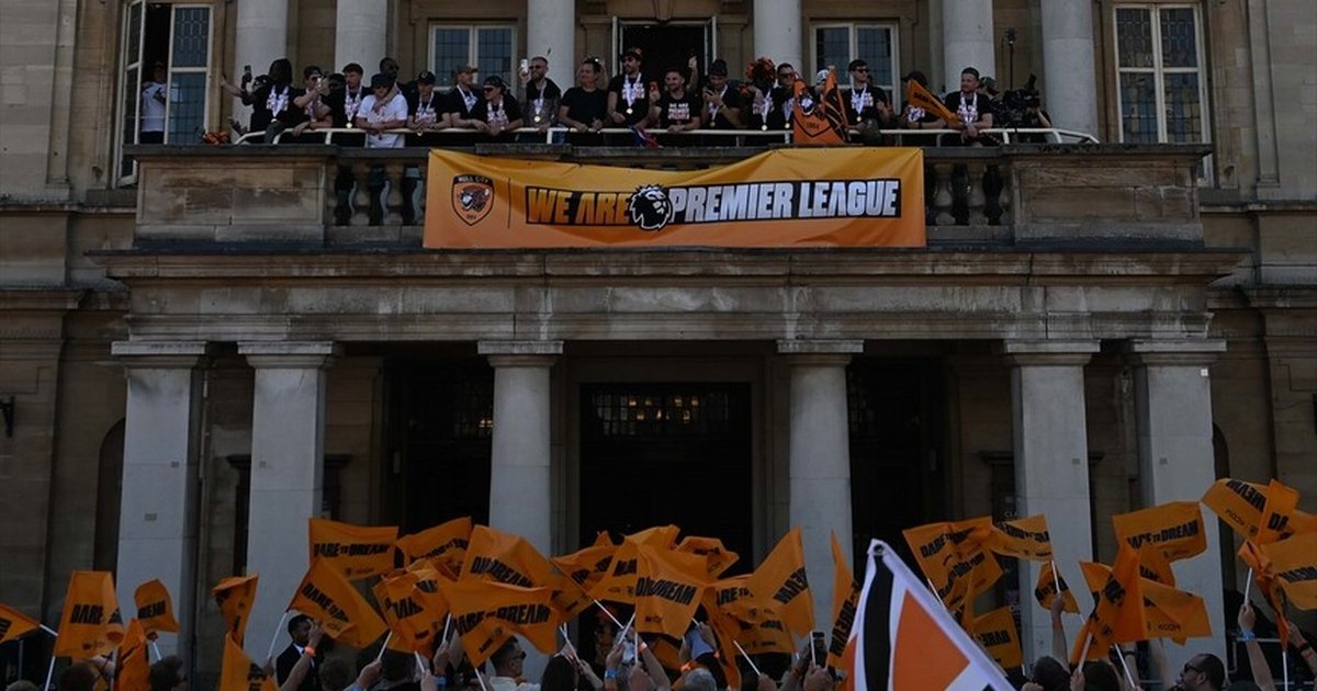 Hull City Premier Lig'e yükselişini kutladı