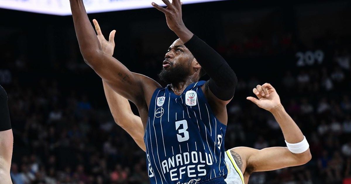 Anadolu Efes, Jordan Loyd ile sözleşme uzattı