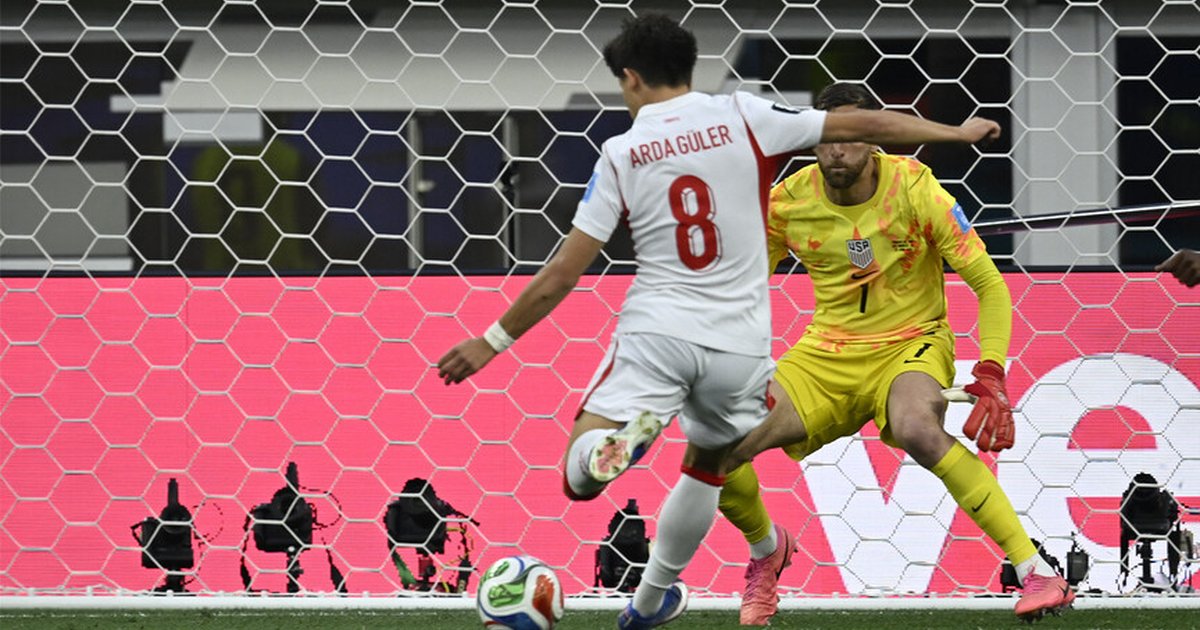 A Millî Futbol Takımı ABD'yi İlk Yarıda 2-1 Önde Geçti