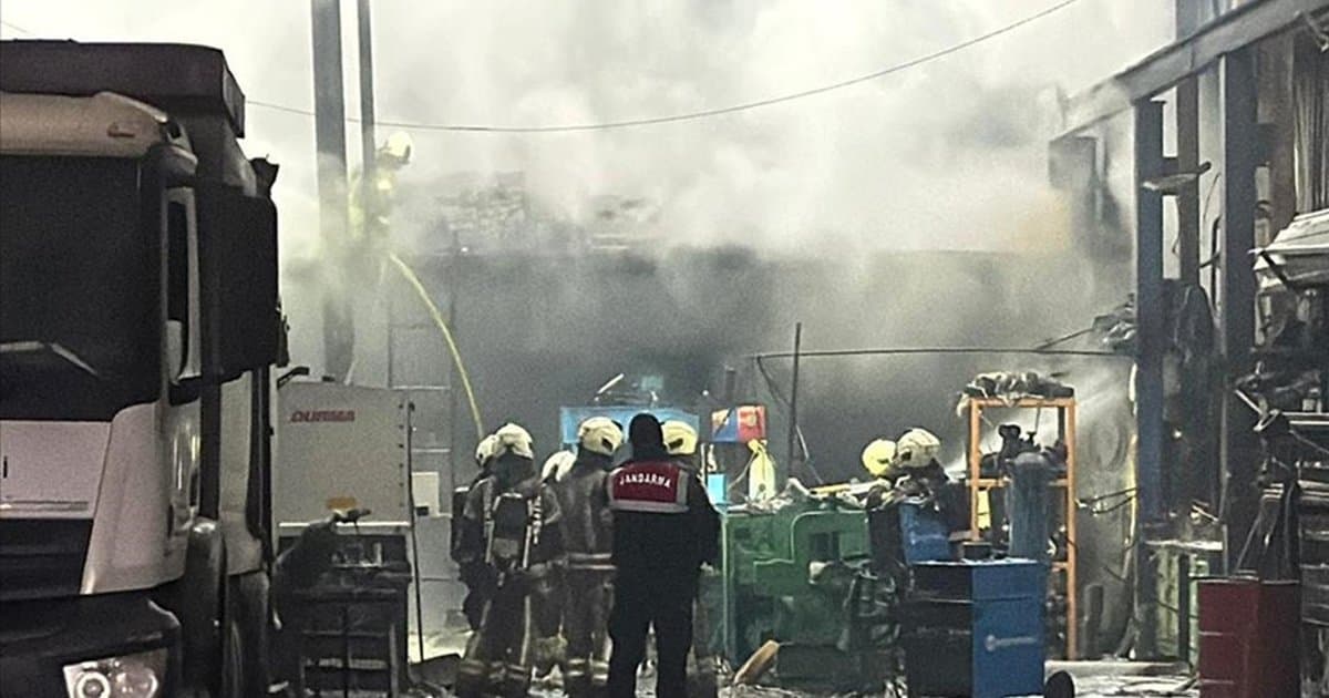 Eyüpsultan'da 3 iş yerinde yangın