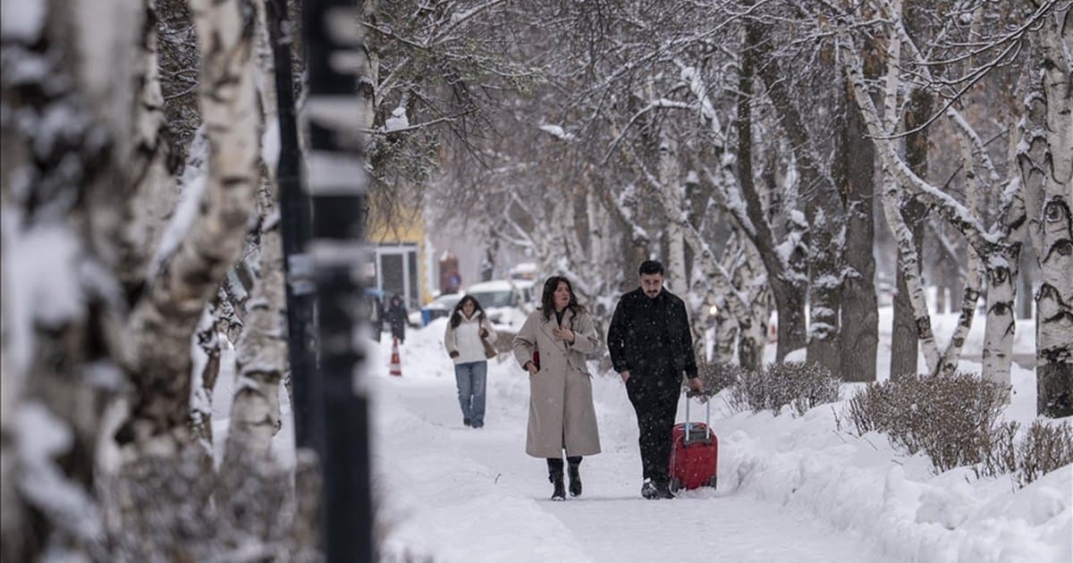 Erzurum'da olumsuz hava koşulları nedeniyle eğitime ara