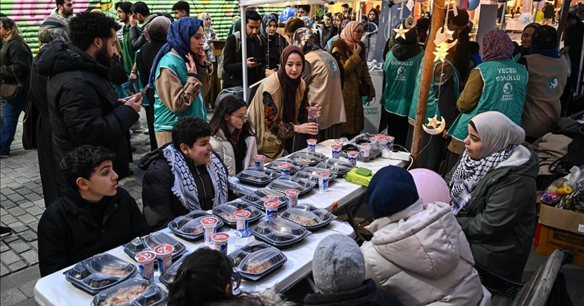İstanbul'da STK'lerden '15 Ramazan Dünya Yetimler Günü' programı