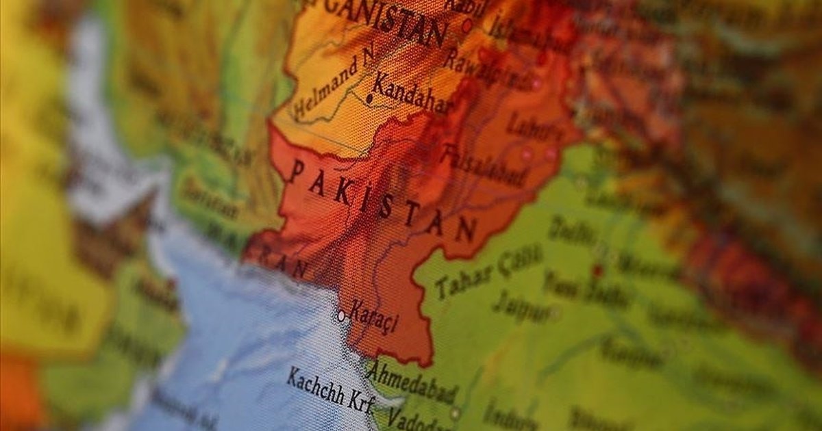 Afganistan Pakistan askeri noktalarını hedef aldı iddiası