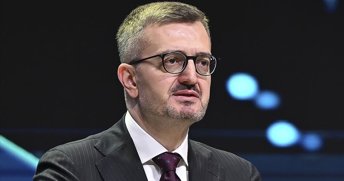 İletişim Başkanı Duran'dan İstanbul'da çöken binada başsağlığı