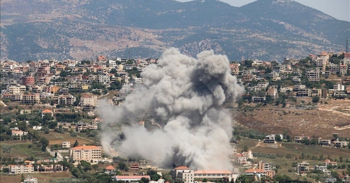 İsrail ordusu Lübnan'ın güneyindeki Sucid köyüne saldırı tehdidinde bulundu