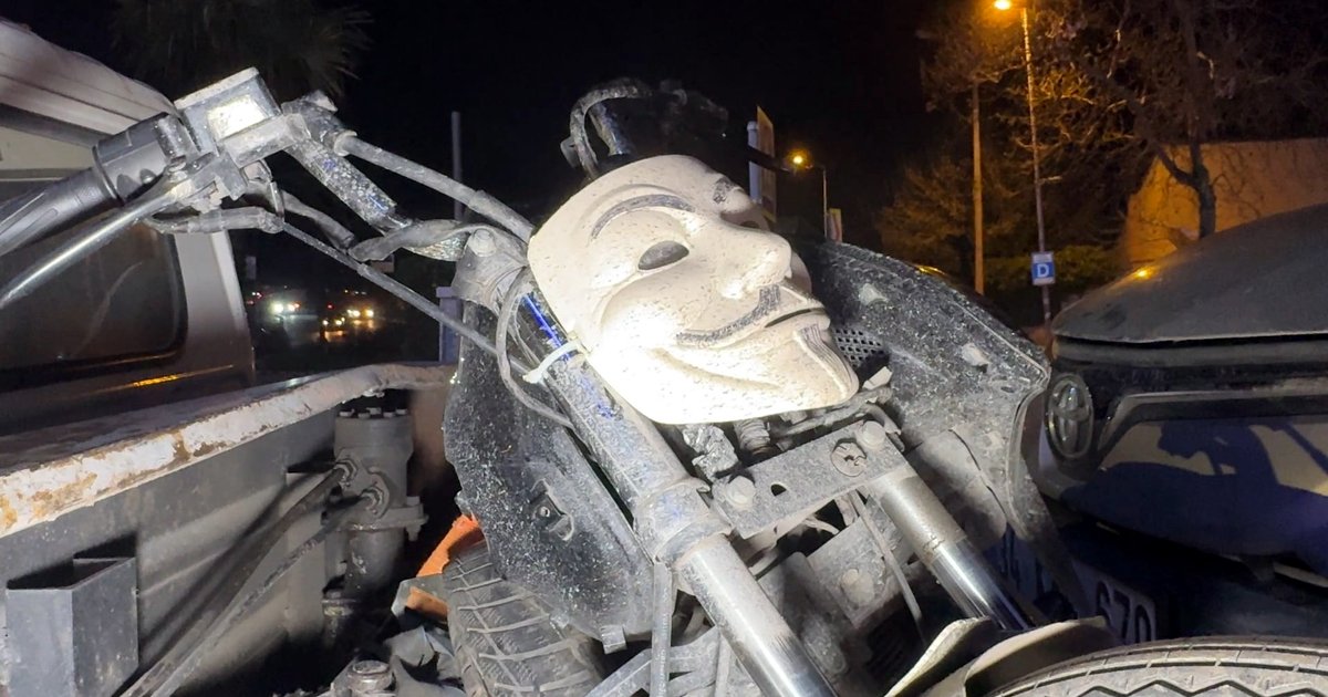 İstanbul'da V for Vendetta maskeli motosiklet sürücüsüne ceza