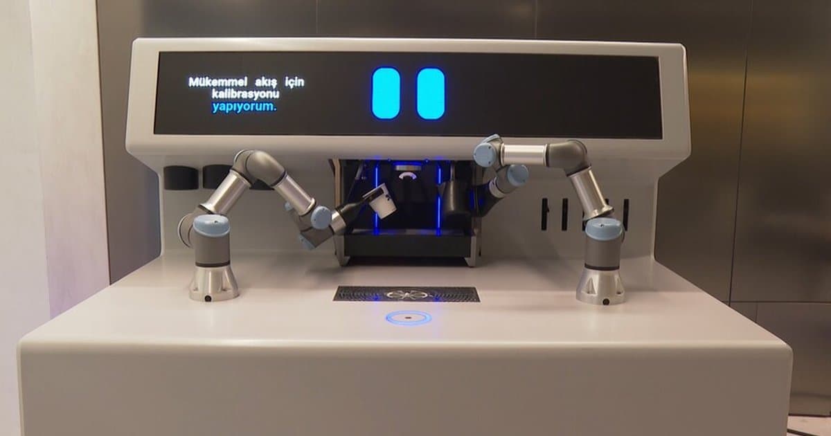 Türk robotik barista geleceğe taşıyor