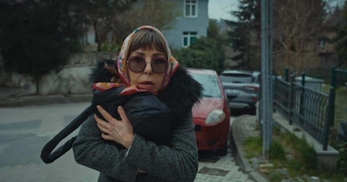 Arka Sokaklar'da Lavaş Çetesi Sahnesi