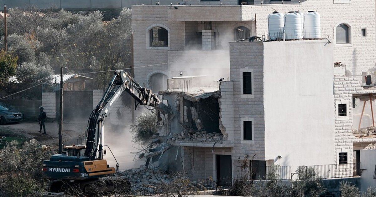 İsrail ordusu Doğu Kudüs'te Filistinlilere ait evi yıktı