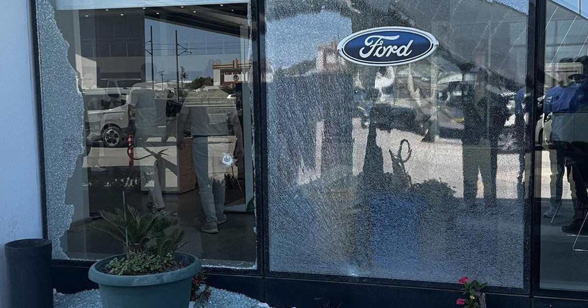 Antalya'da Ford Otokoç servisine silahlı saldırı