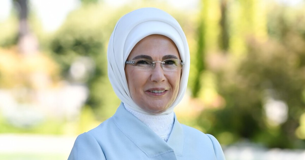 Emine Erdoğan'dan Babalar Günü mesajı