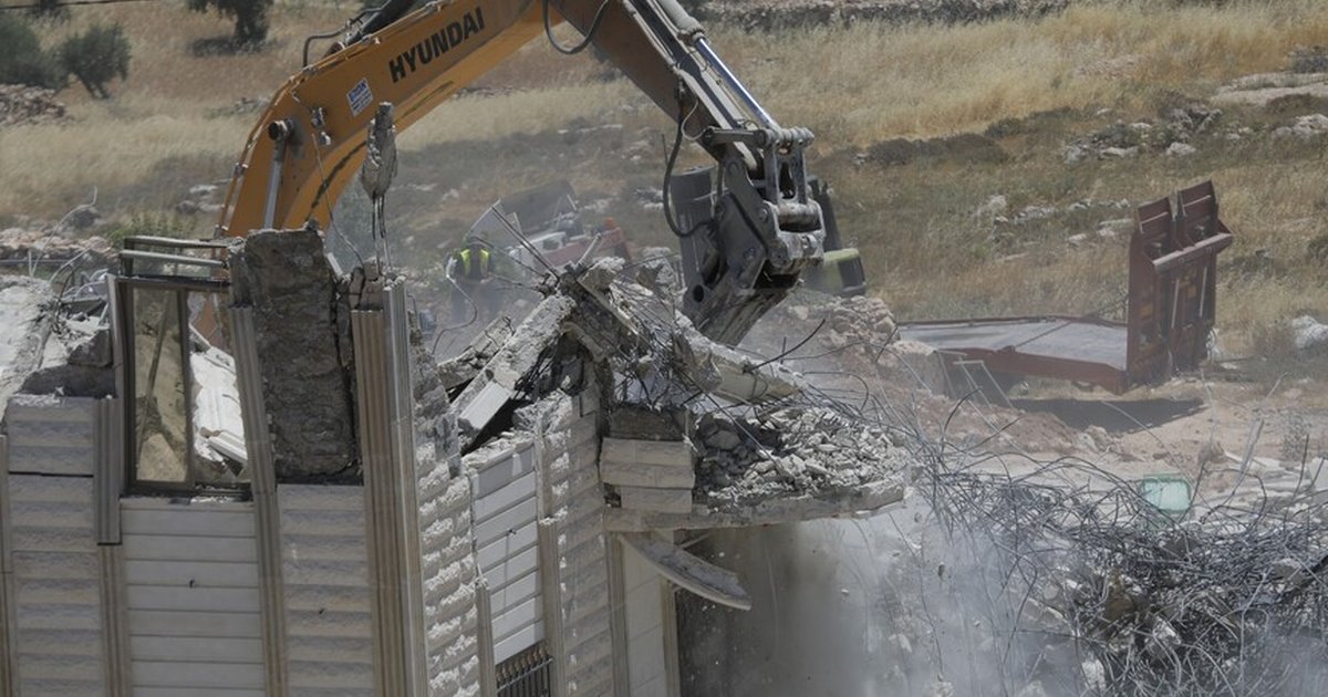 İsrail Batı Şeria'da Filistinlilere ait binayı yıktı
