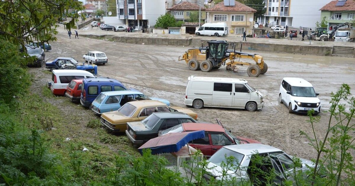 AFAD'dan Samsun'daki selden etkilenenlere yardım