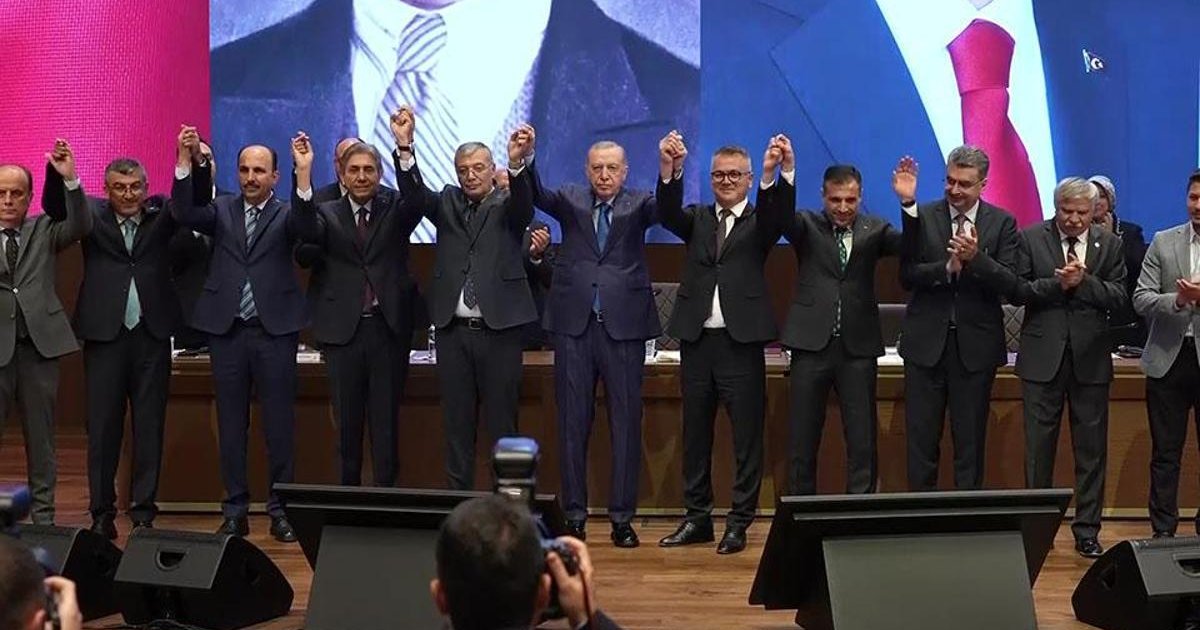 AK Parti'ye yeni katılımlar bekleniyor