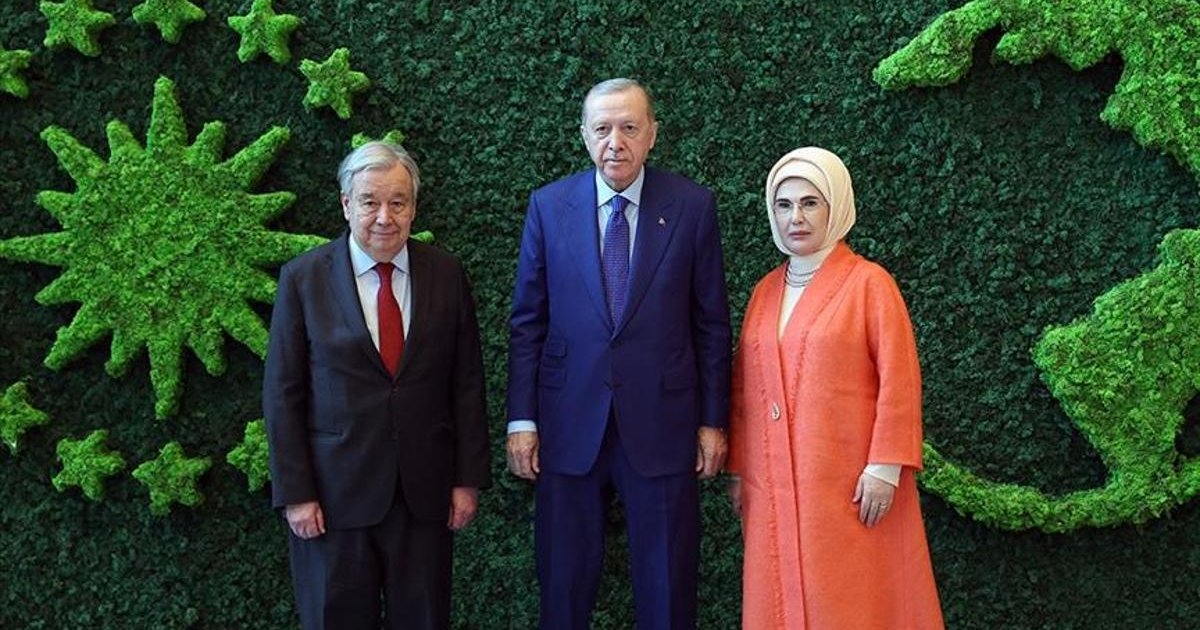 Emine Erdoğan'dan Guterres'e ödül paylaşımı