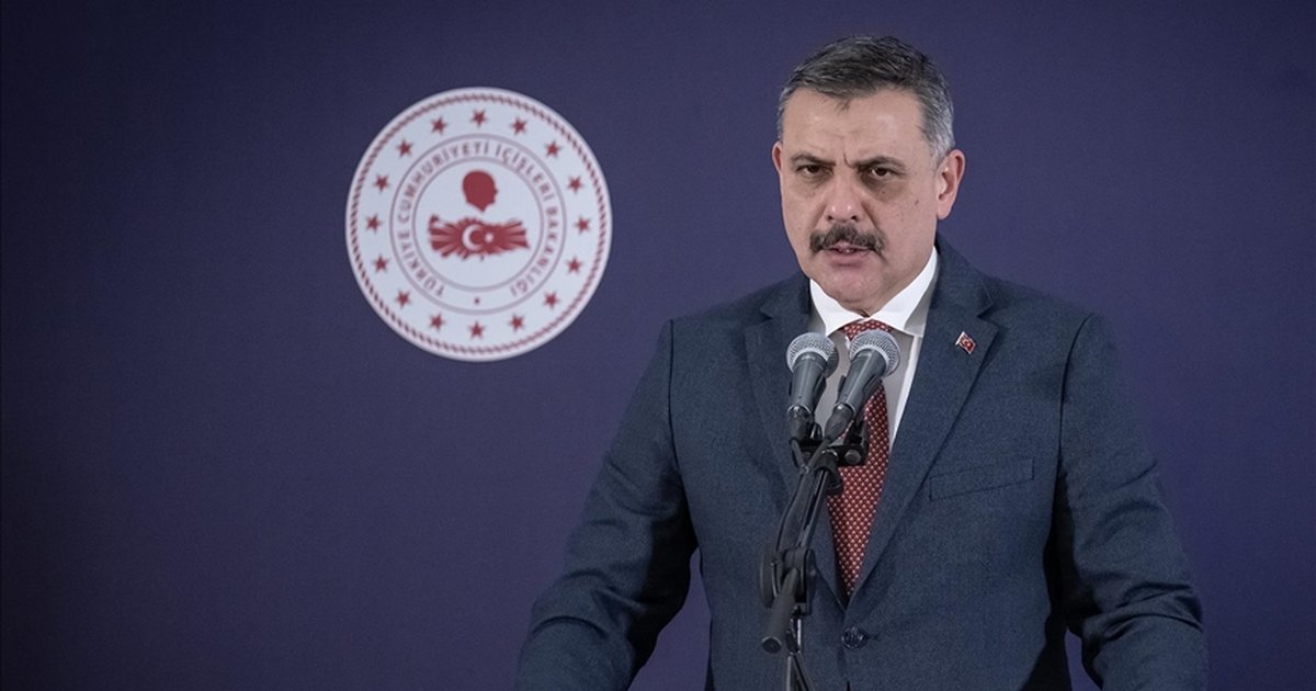 İçişleri Bakanı Çiftçi'den depremzede genci sınava yetiştirme paylaşımı