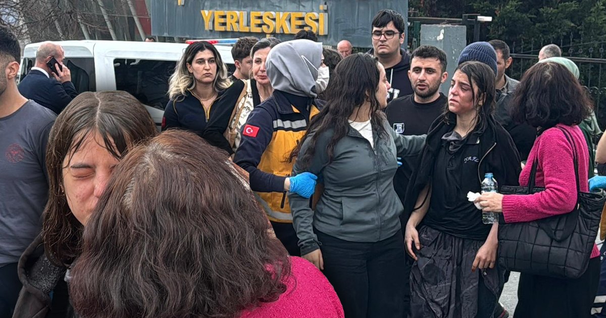 Lise laboratuvarında deney sırasında patlama