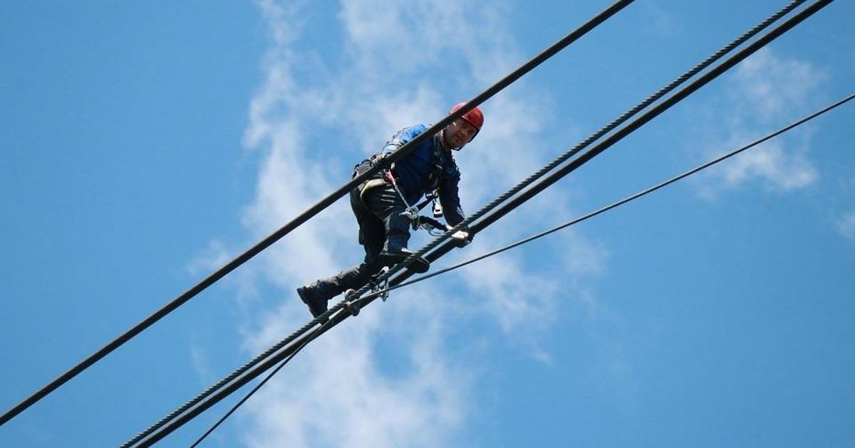 Türkiye'nin en büyük teleferiğinde zorlu çalışma