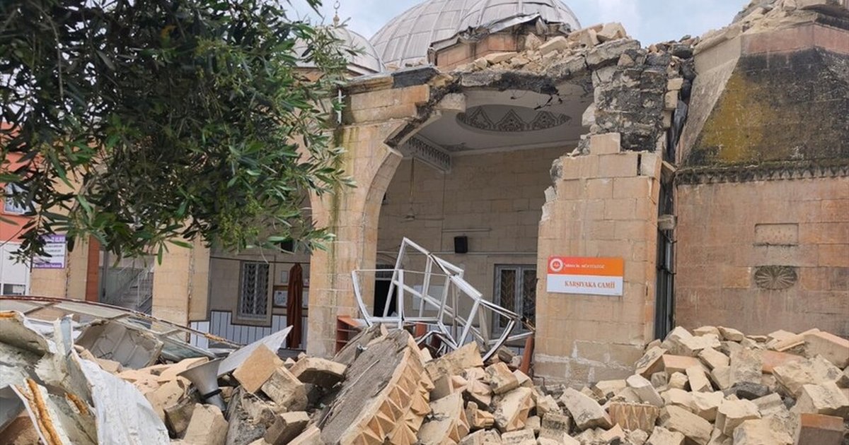Şanlıurfa'da fırtına hasarı gün aydınlanınca ortaya çıktı