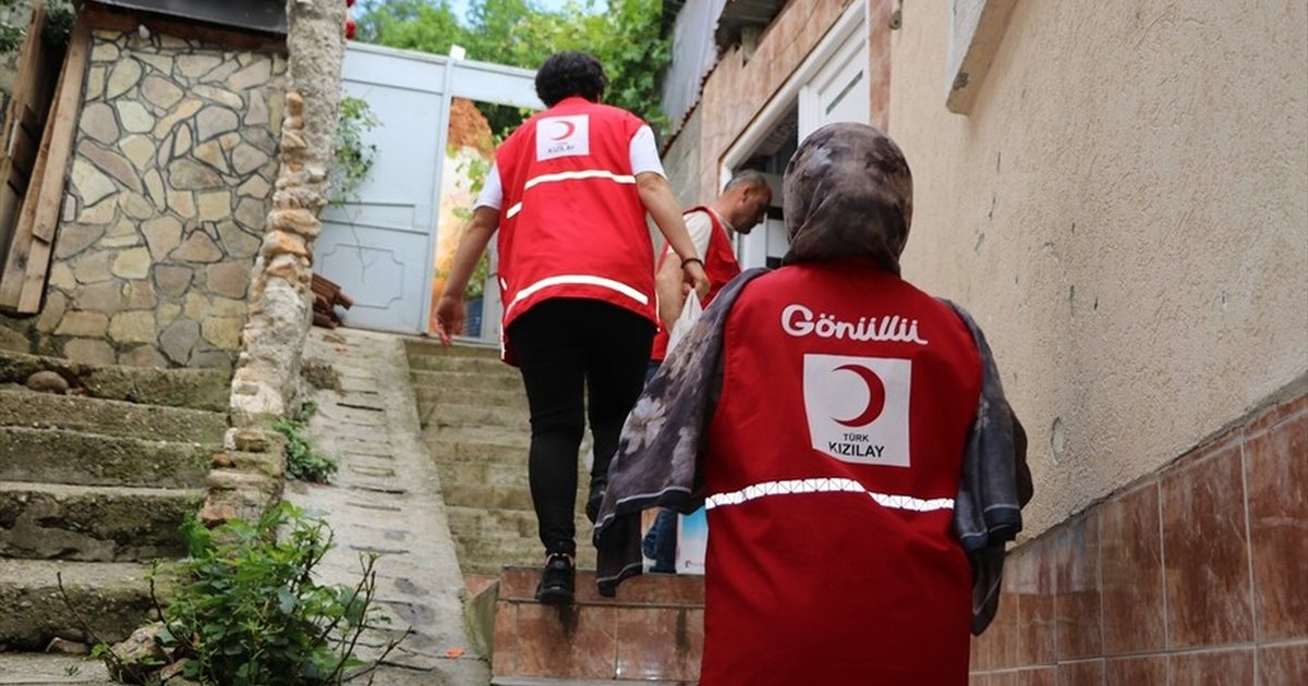 Türk Kızılay, ihtiyaç sahiplerine kurban eti dağıttı