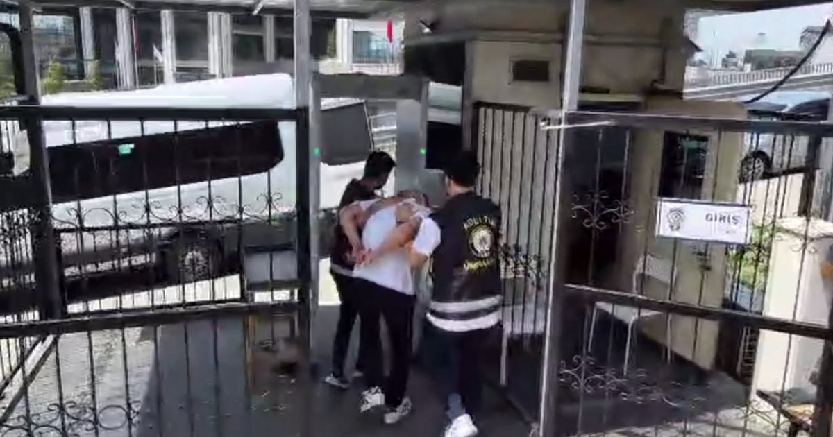 Ümraniye'de trafik tartışması muştayla darp