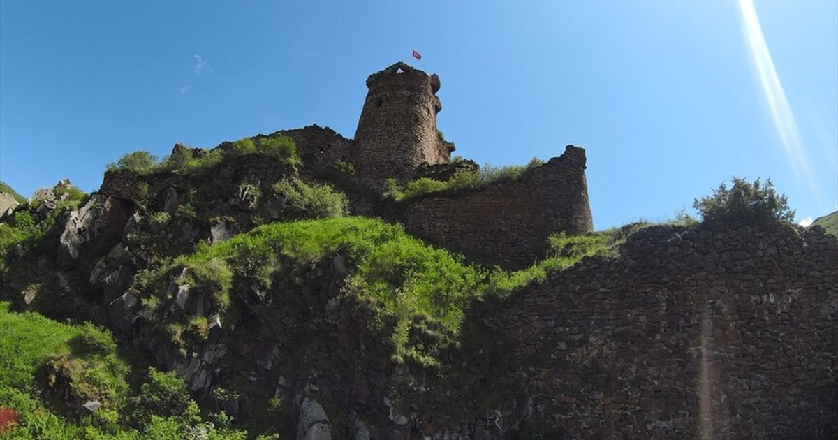 Şeytan Kalesi ve Karaçay Kanyonu doğaseverleri çekiyor