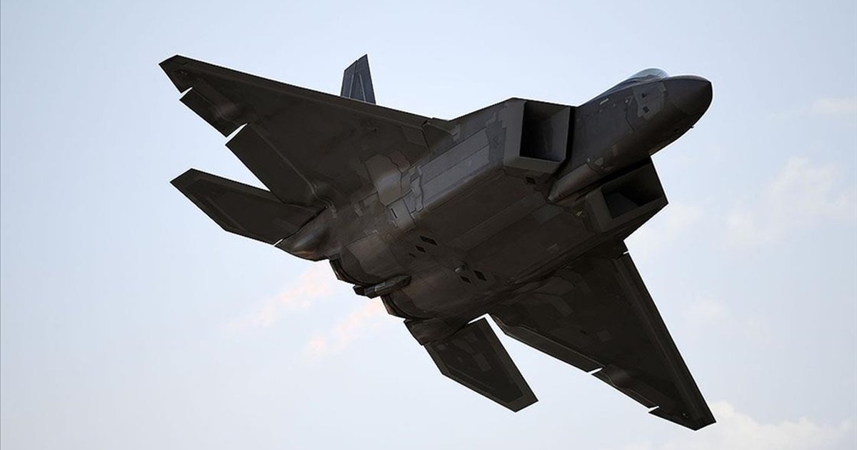 ABD'nin F-22 savaş uçakları İsrail'e iniş yaptı