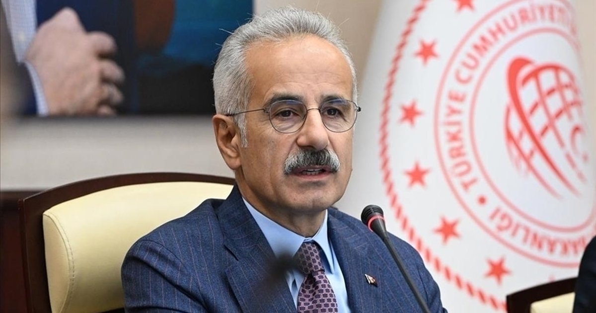 Bakan Uraloğlu'ndan uçuşlardaki son durum açıklaması