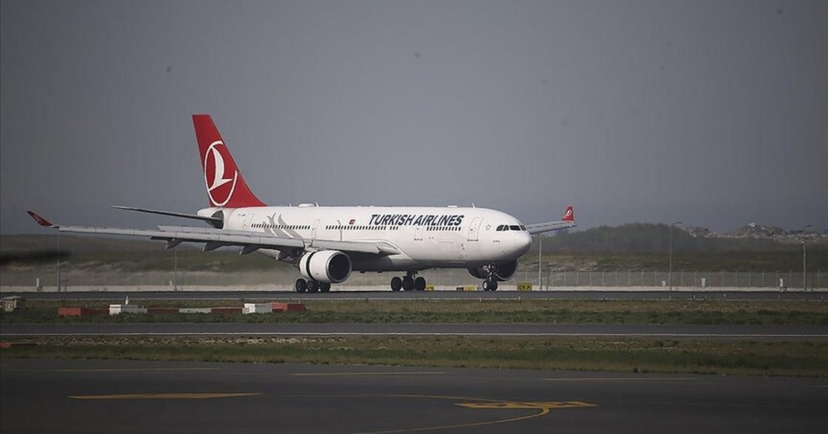 THY uçağında duman paniği