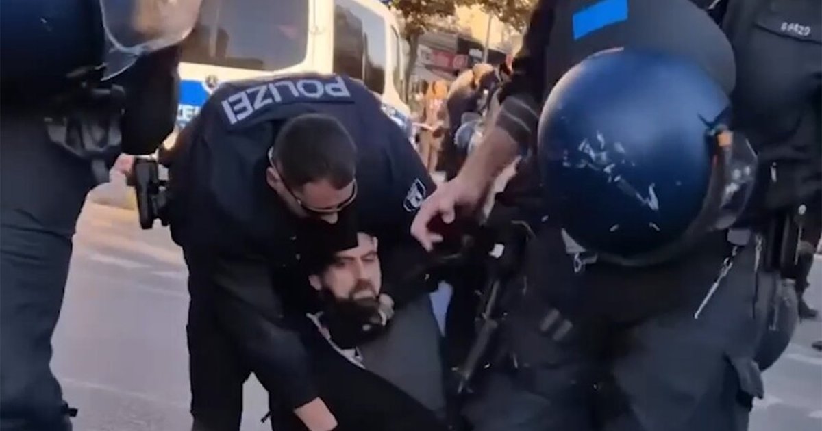 Almanya'da polis şiddeti: Gösterici 'Oğlumu İsrail öldürdü' dedi