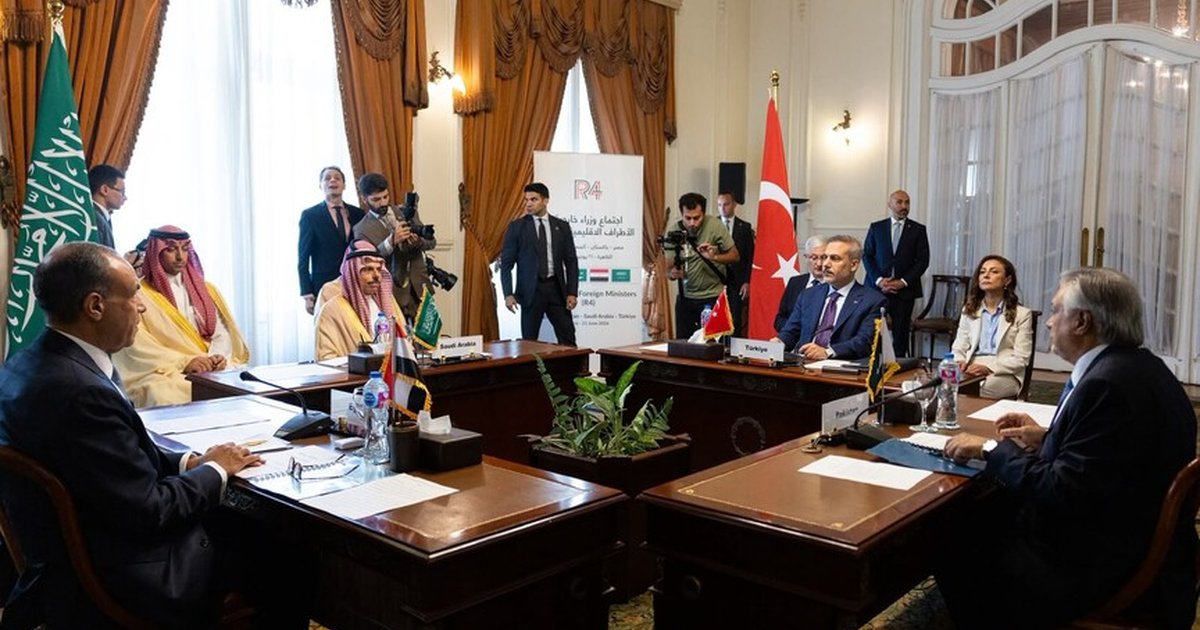 Kahire Toplantısı'nda bölgesel gelişmeler ele alınıyor