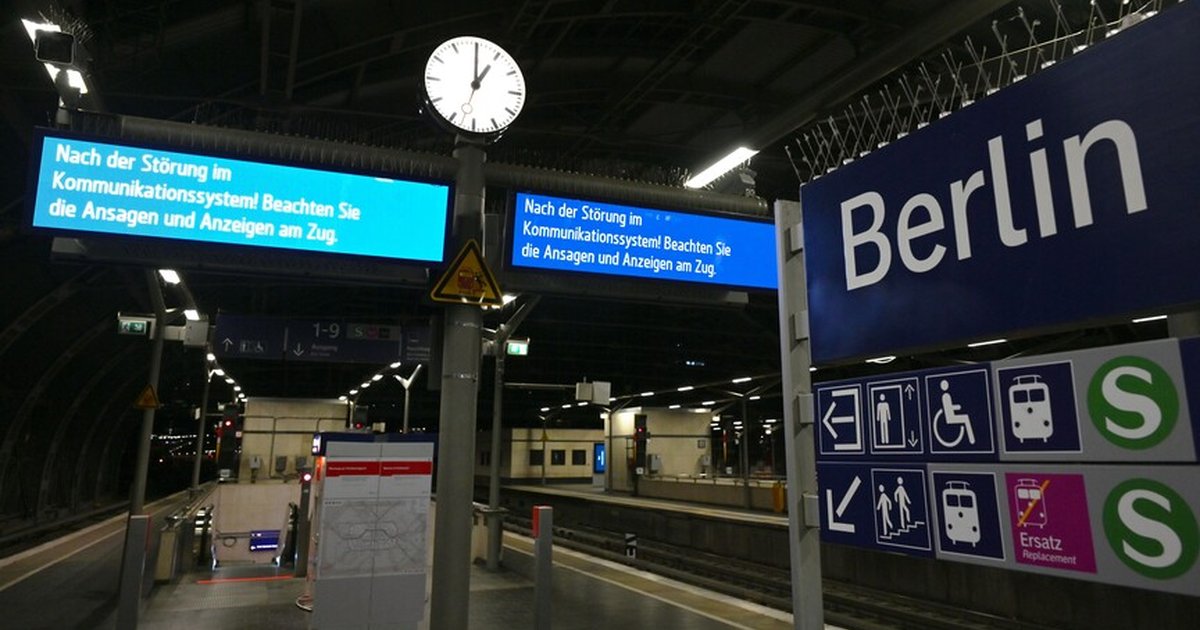 Almanya'da tren seferleri normale döndü